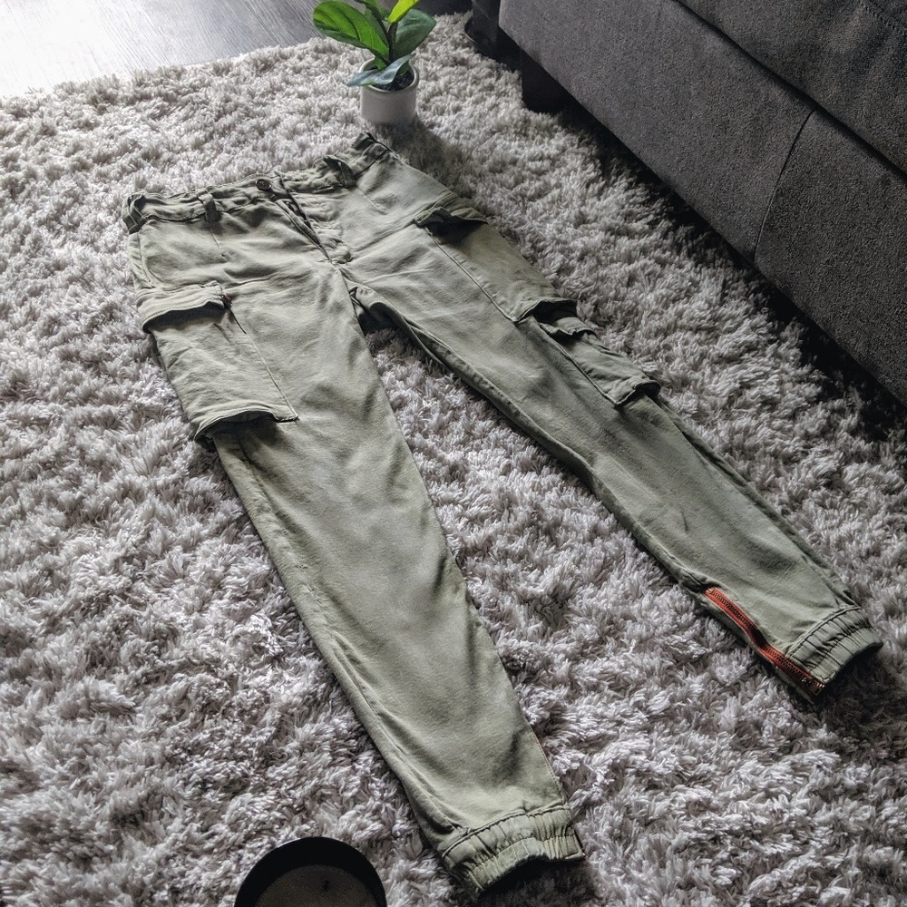 Fashionnova green cargo pants